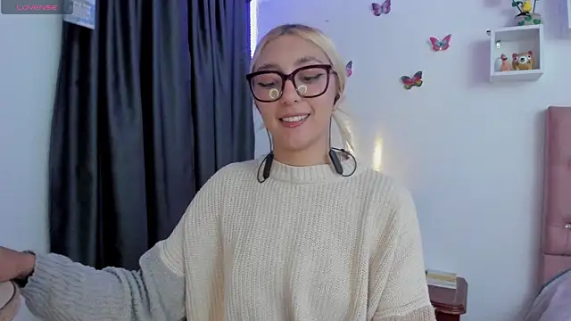 Snapshot of Soffy-brooks chatting on May 2026 10:36:01 AM Soffy-brooks online show from May 2026 10:36:01 AM