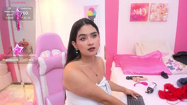 Snapshot of scarlette_15_ chatting on January 2025 11:10:02 PM scarlette 15 online show from January 2025 11:10:02 PM