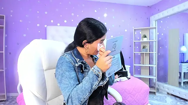 Snapshot of scarlette_15_ chatting on October 2025 03:25:03 AM scarlette 15 online show from October 2025 03:25:03 AM