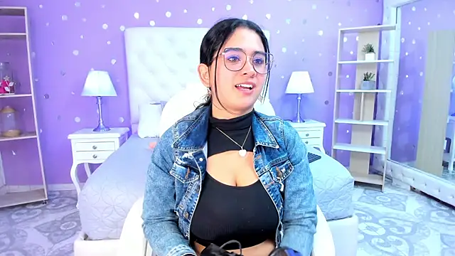 Snapshot of scarlette_15_ chatting on October 2025 03:28:01 AM scarlette 15 online show from October 2025 03:28:01 AM