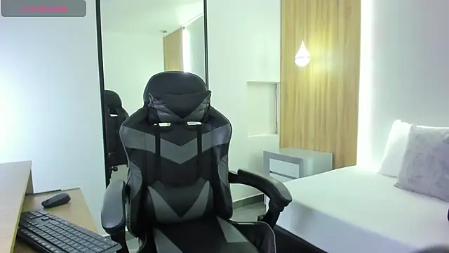 alma fenix online show from December 2025 06:46:02 PM