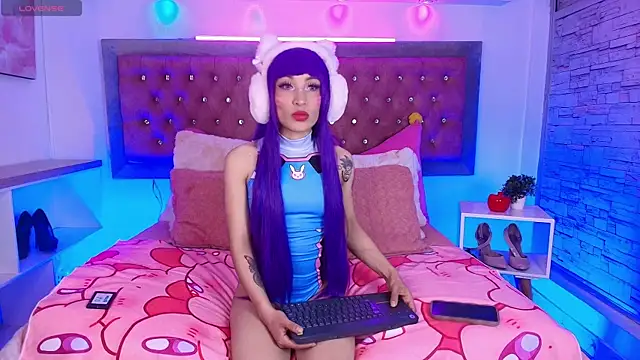 EmmaWilder online show from November 2025 08:52:02 PM