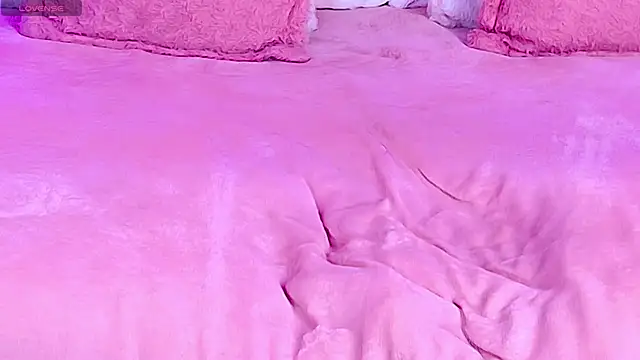 EmmaWilder online show from November 2025 08:31:01 PM