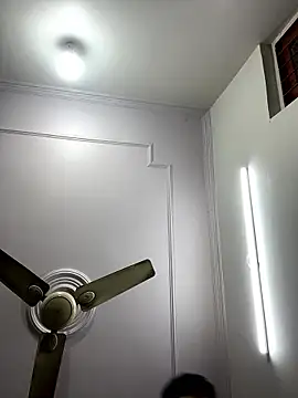 Snapshot of John_desihunk chatting on January 2026 05:49:02 PM John desihunk online show from January 2026 05:49:02 PM