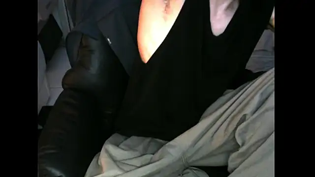 Ray175oo online show from November 2025 06:19:01 PM