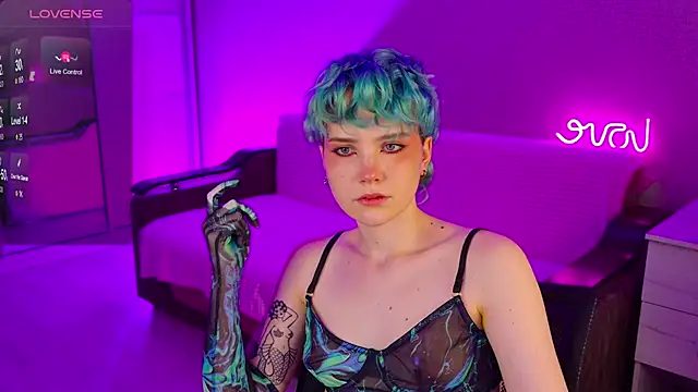 School Love online show from December 2024 01:10:01 PM