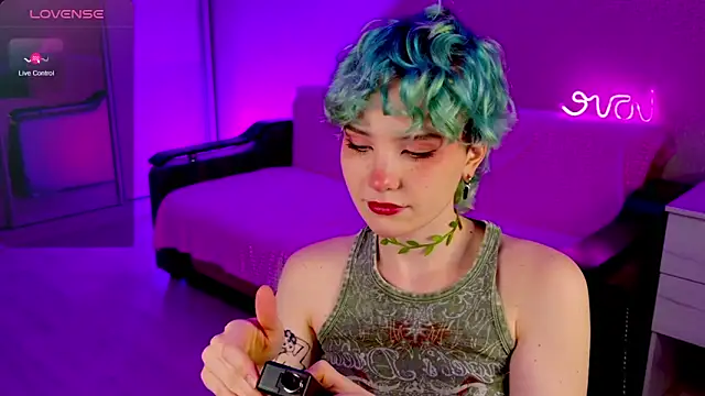 School Love online show from December 2024 01:18:01 PM