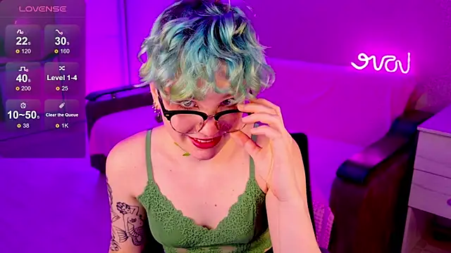 School Love online show from December 2024 04:21:01 PM