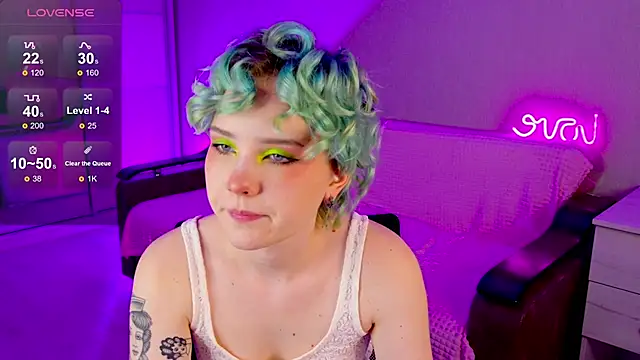 School Love online show from January 2025 01:09:01 PM