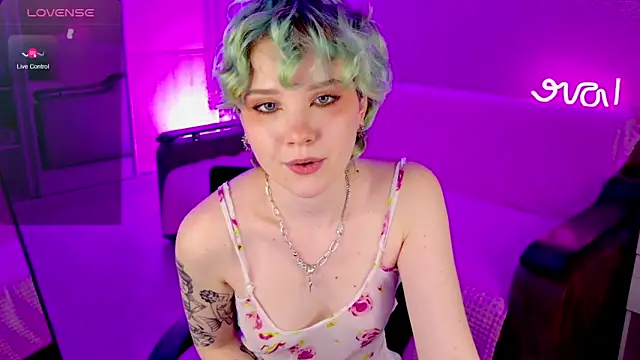 School Love online show from February 2025 04:11:02 PM