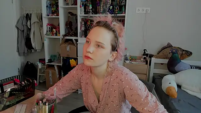 Snapshot of School_Love chatting on February 2026 07:04:01 AM School Love online show from February 2026 07:04:01 AM