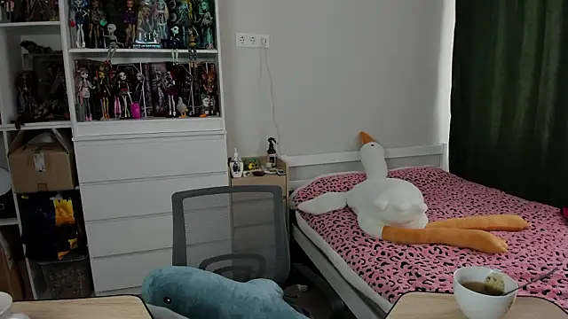 Snapshot of School_Love chatting on March 2026 07:09:02 AM School Love online show from March 2026 07:09:02 AM