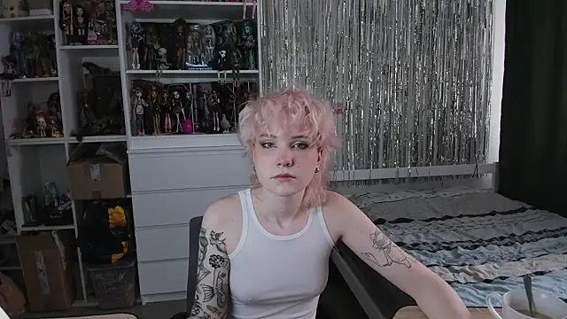 Snapshot of School_Love chatting on March 2026 07:03:02 AM School Love online show from March 2026 07:03:02 AM