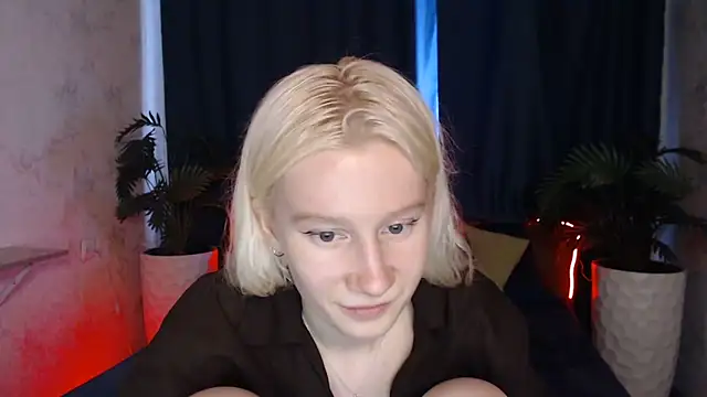 Snapshot of EnigmaSee chatting on June 2026 02:32:02 AM EnigmaSee online show from June 2026 02:32:02 AM