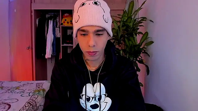 aldrinwhite online show from December 2025 02:55:01 PM