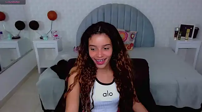 charlotte 0309 online show from January 2025 12:06:02 AM