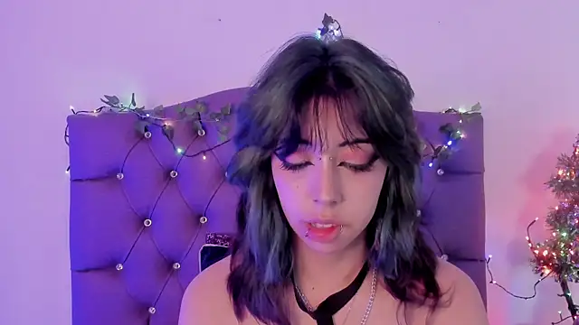 Nyx nayla online show from December 2024 01:25:01 AM