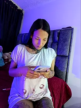 Nicole420squirt online show from March 2025 06:00:01 PM