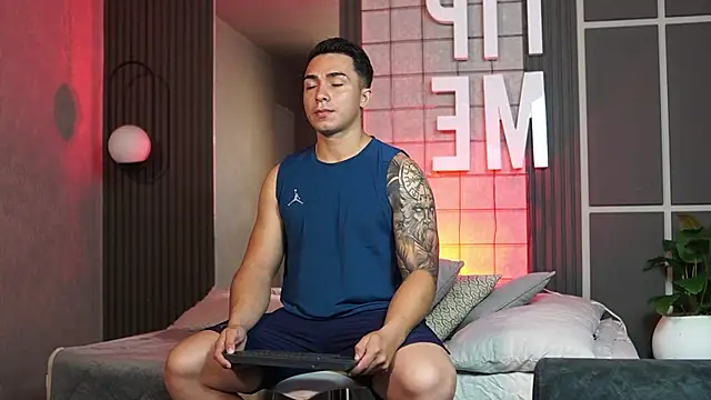 Ryan Hunt online show from December 2025 12:09:01 PM