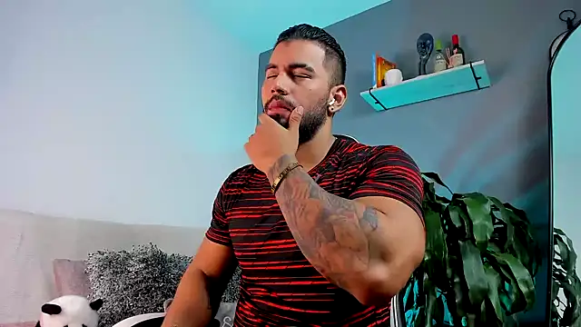 Snapshot of jaxon_colton chatting on January 2025 01:20:02 AM jaxon colton online show from January 2025 01:20:02 AM