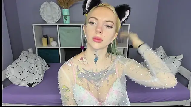 AnneTenet online show from February 2025 07:07:01 AM