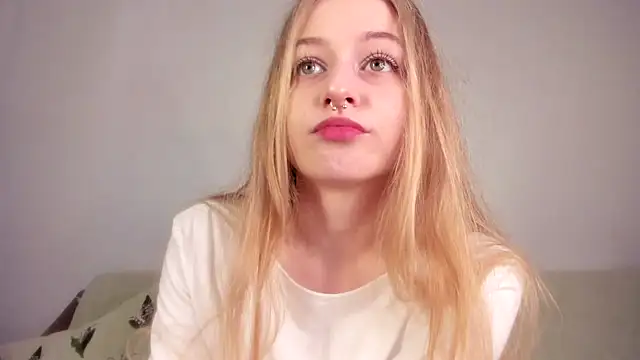 MiaMews online show from April 2026 06:40:02 AM