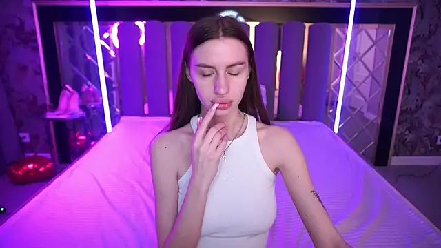 Snow WhiteeeX online show from April 2026 05:36:02 AM