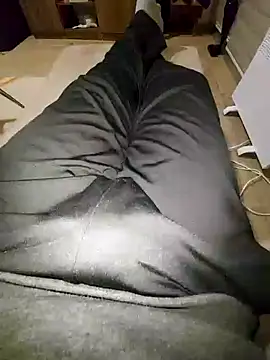 Snapshot of reelciii21 chatting on January 2025 08:39:01 PM reelciii21 online show from January 2025 08:39:01 PM