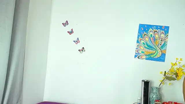 Snapshot of Madison__12 chatting on December 2024 01:25:01 AM Madison 12 online show from December 2024 01:25:01 AM