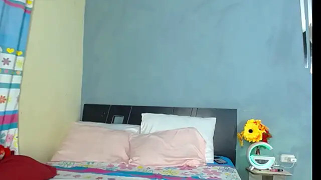 Snapshot of Madison__12 chatting on February 2025 11:13:02 PM Madison 12 online show from February 2025 11:13:02 PM