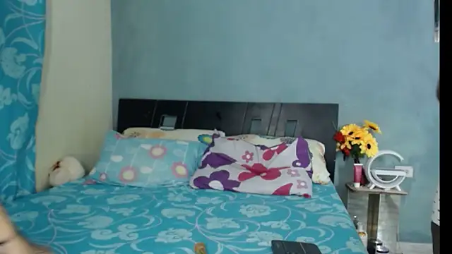 Snapshot of Madison__12 chatting on February 2025 02:17:02 AM Madison 12 online show from February 2025 02:17:02 AM