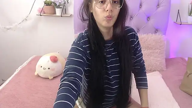 Freyja 01 online show from March 2025 09:23:01 PM