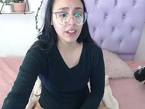 Freyja 01 online show from September 2025 03:38:02 AM