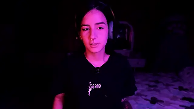 Snapshot of Alice_woodville chatting on November 2025 05:09:02 AM Alice woodville online show from November 2025 05:09:02 AM