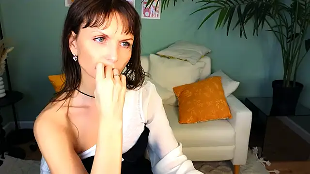 Snapshot of Elizabe_th chatting on January 2025 09:24:02 AM Elizabe th online show from January 2025 09:24:02 AM