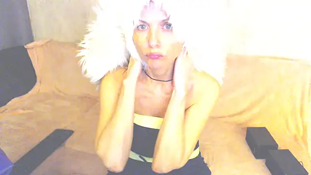 Snapshot of Elizabe_th chatting on September 2025 01:17:01 AM Elizabe th online show from September 2025 01:17:01 AM