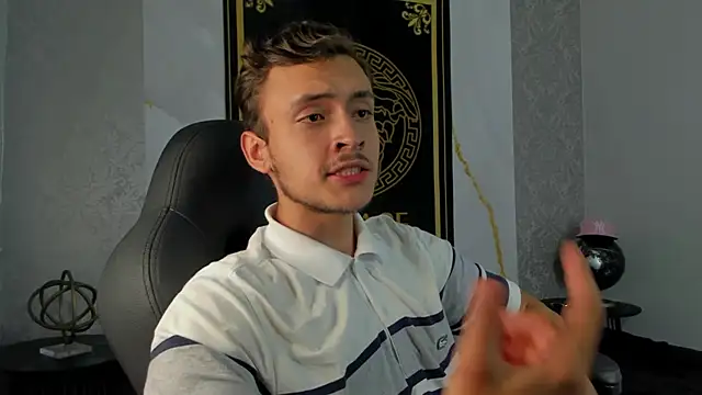 Desmon Clark online show from February 2025 10:12:01 PM