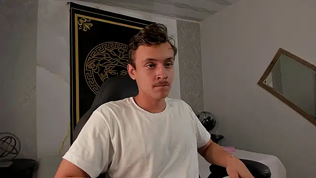 Desmon Clark online show from February 2025 07:59:01 PM