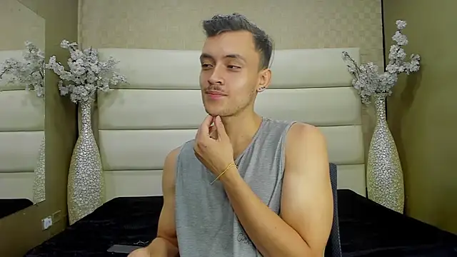 Desmon Clark online show from February 2025 04:24:02 PM