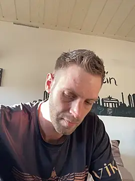 Snapshot of privat-official chatting on March 2025 03:04:01 PM privat-official online show from March 2025 03:04:01 PM