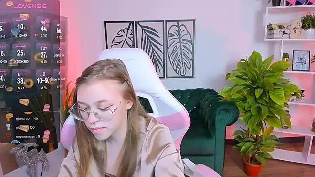 LayriantaVee online show from January 2025 10:06:02 AM