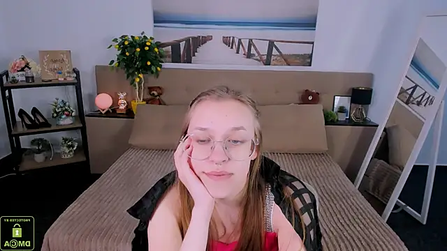 LayriantaVee online show from March 2025 10:39:01 AM