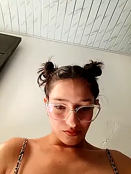 Ary-18 online show from November 2025 07:35:02 PM