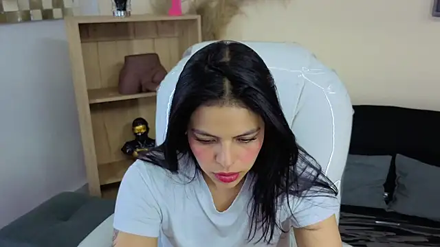 Eliie Ruizz online show from October 2025 08:53:02 PM