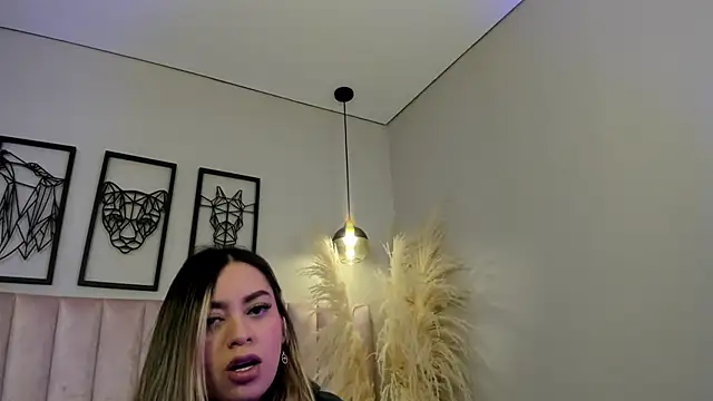 Annie karlsson   online show from September 2025 03:29:01 AM