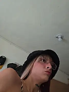 Dani pegin online show from July 2026 01:04:02 PM