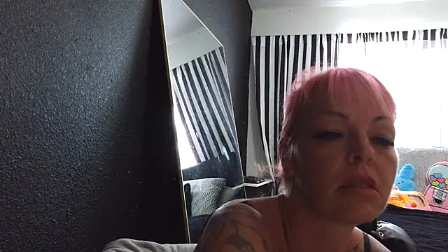 Snapshot of rileyraerhoads chatting on September 2025 09:20:02 PM rileyraerhoads online show from September 2025 09:20:02 PM