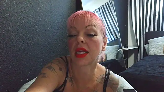 Snapshot of rileyraerhoads chatting on September 2025 05:07:01 PM rileyraerhoads online show from September 2025 05:07:01 PM