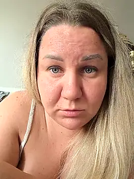 Anna Curvy online show from July 2026 12:04:02 PM