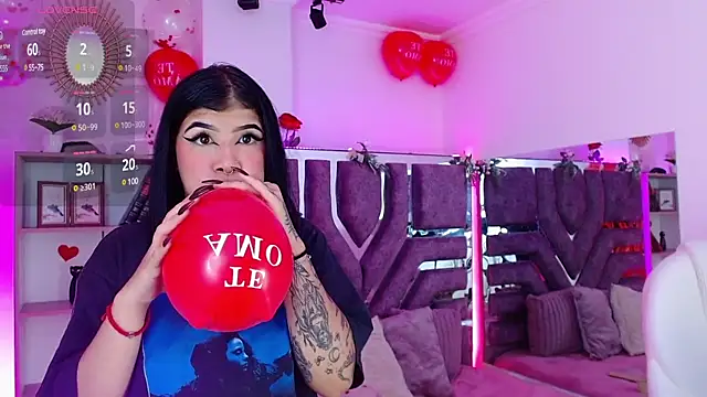 AliceWalker 11 online show from February 2025 08:10:01 PM